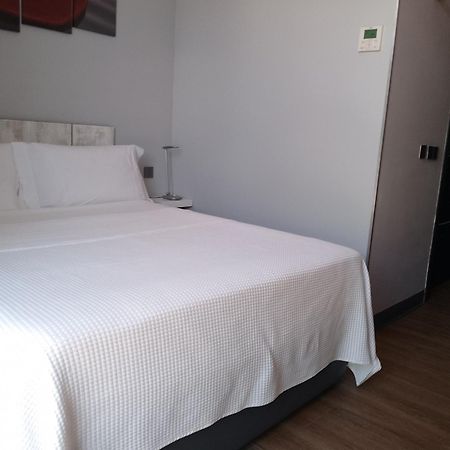 H La Cabana Pozuelo de Alarcon Luaran gambar
