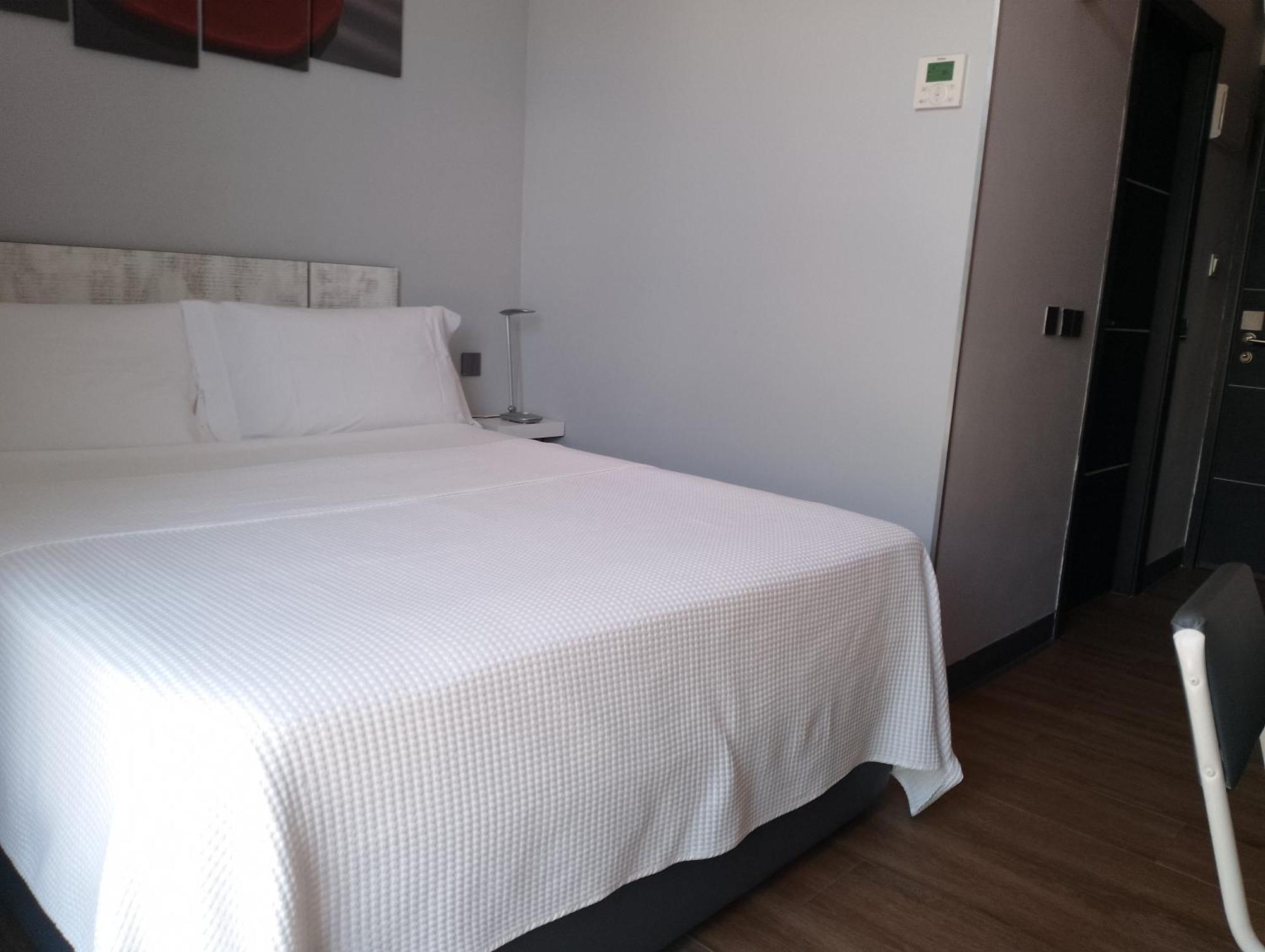H La Cabana Pozuelo de Alarcon Luaran gambar