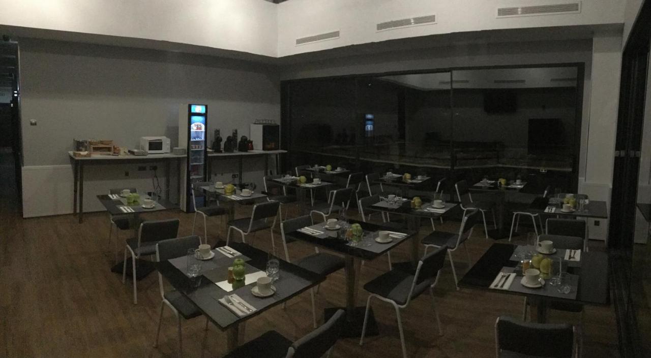 H La Cabana Pozuelo de Alarcon Luaran gambar